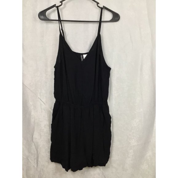 H&M Divided Women's V-Neck Spaghetti Strap Skort Size 10 Black - Picture 1 of 7